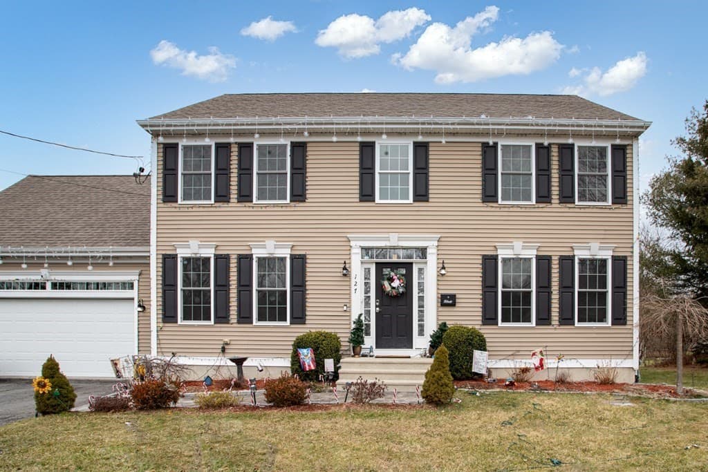 127 Russells Mills Rd