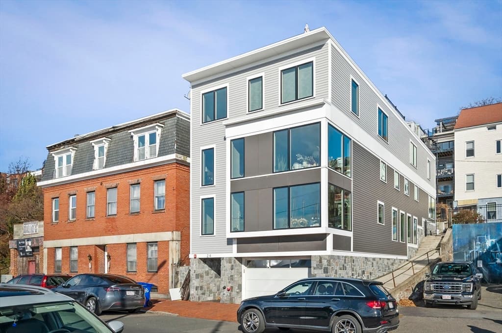 214 Marginal St #2
