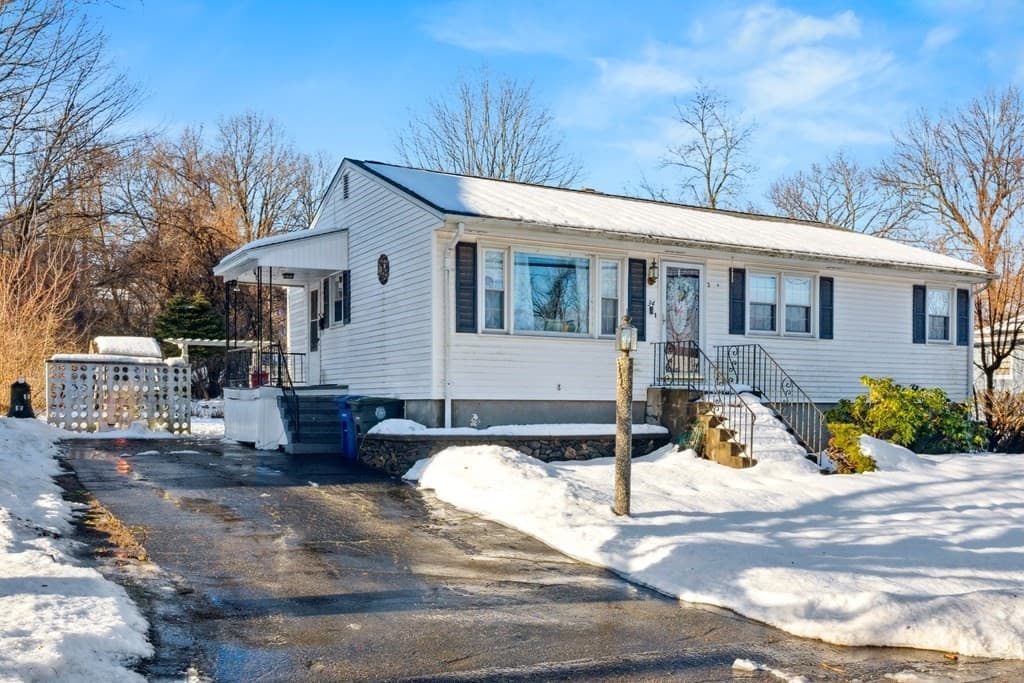 34 Princeton St photo 2