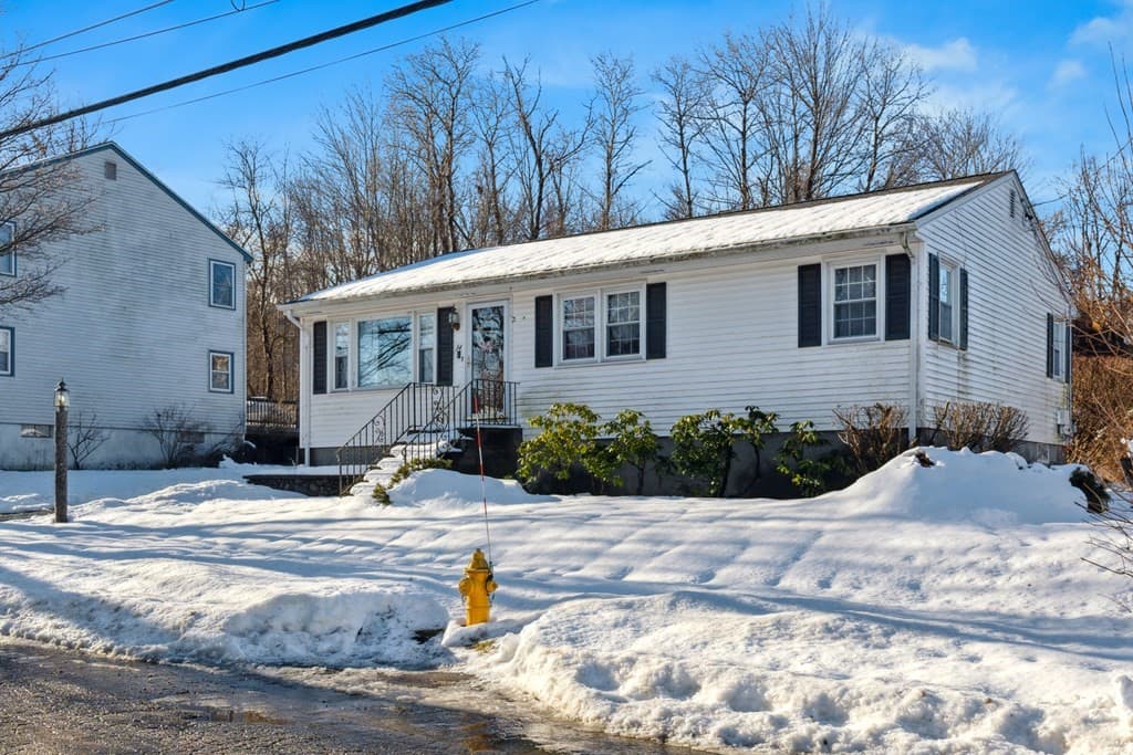 34 Princeton St photo 3