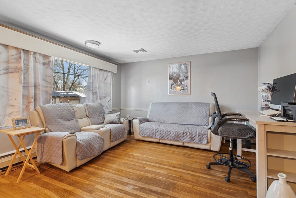 34 Princeton St photo 5