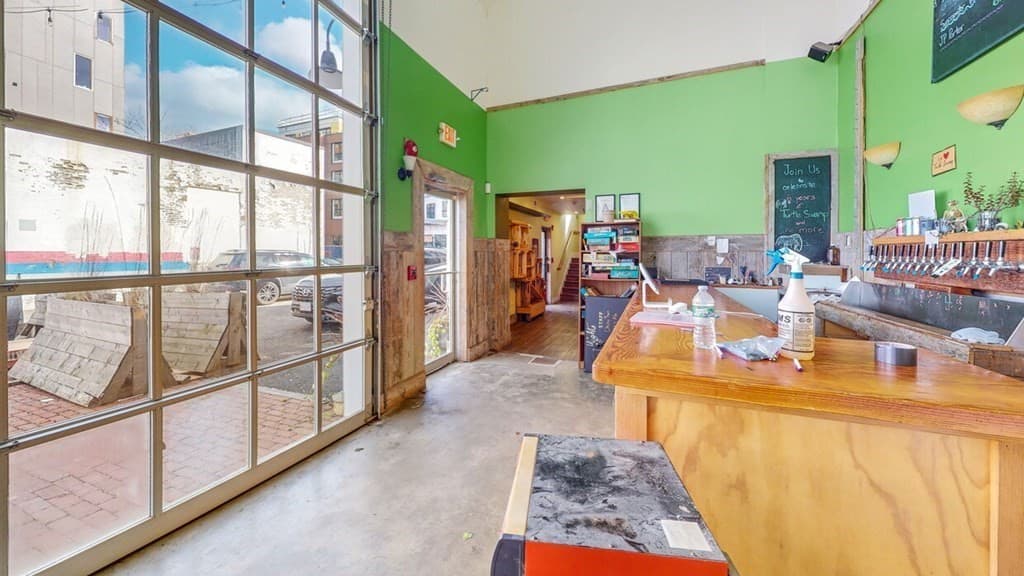 3377 Washington photo 5
