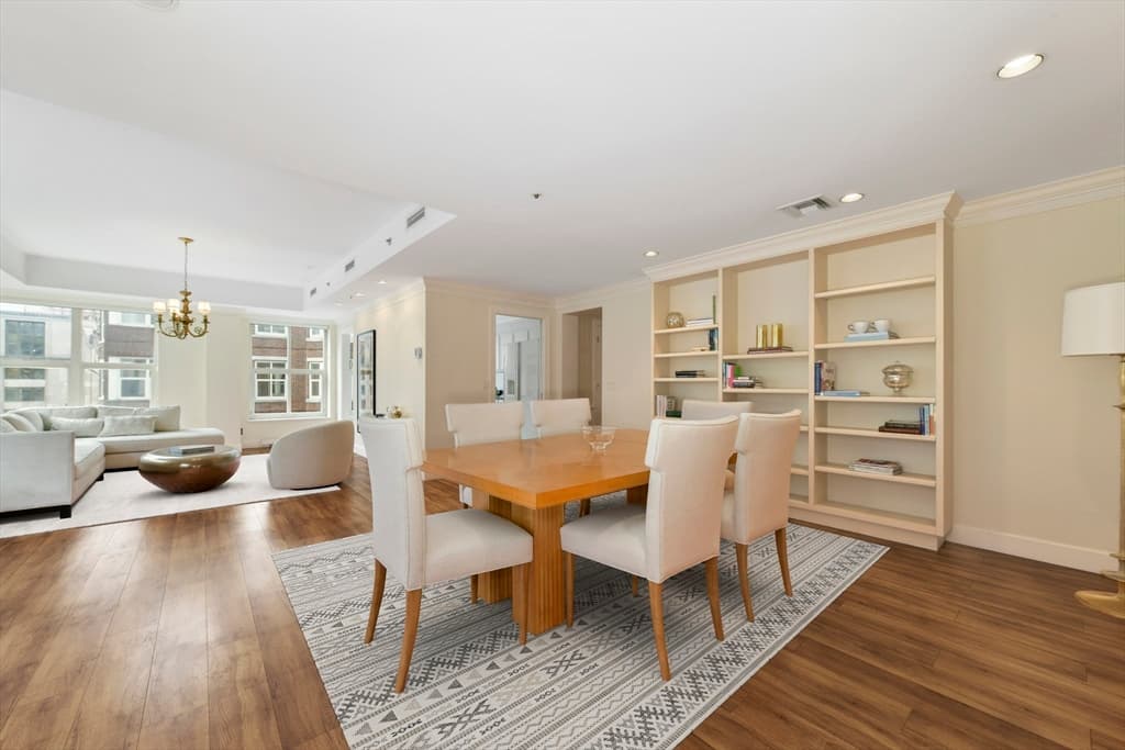 300 Boylston Street #907