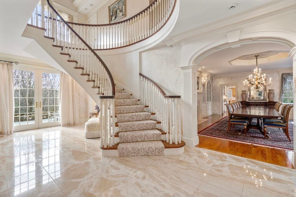 20 Longmeadow Drive photo 5