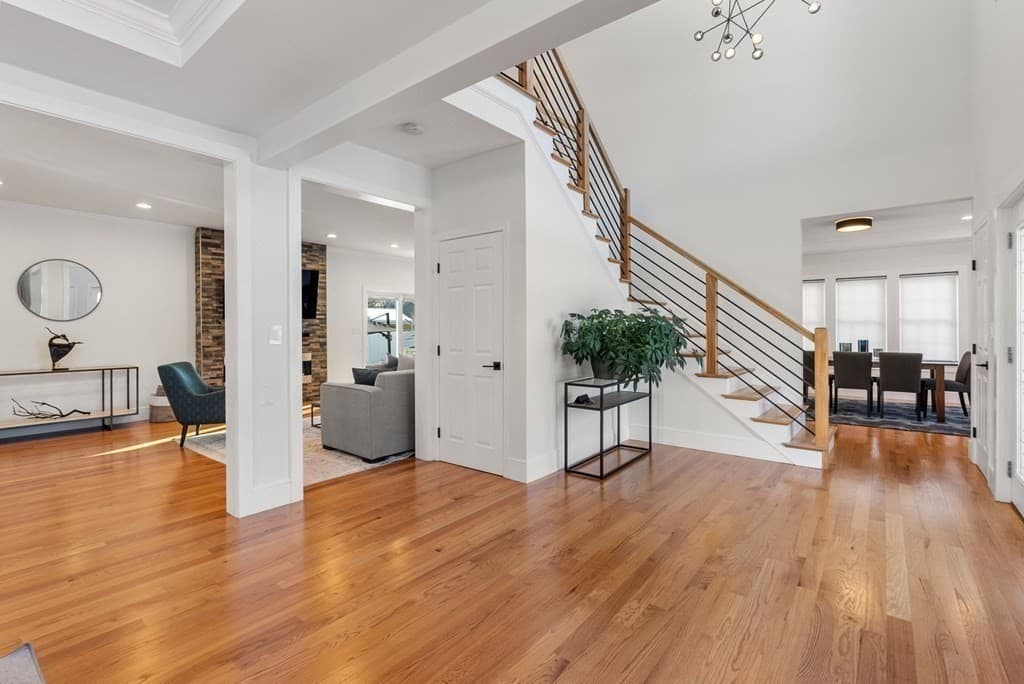 148 Lexington St photo 2