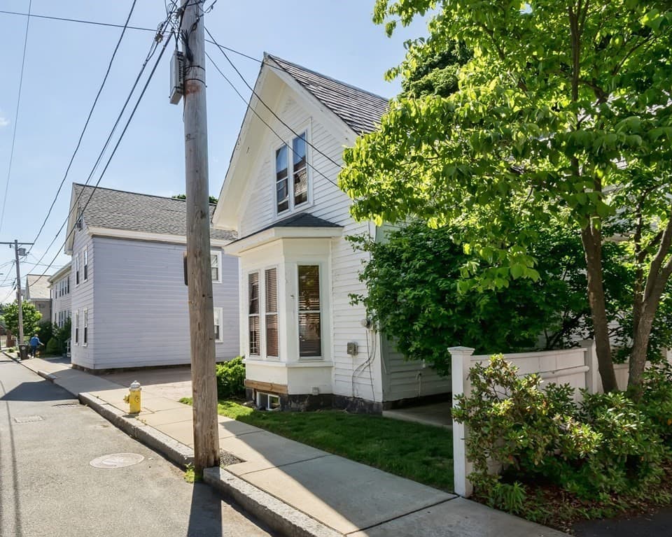 17 Fowler St photo 4