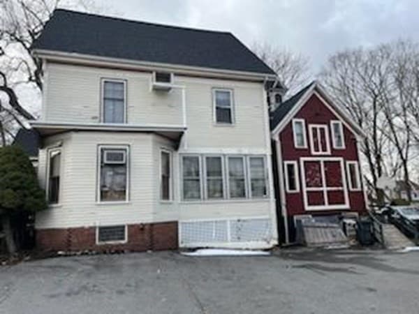 399 South Main St photo 2