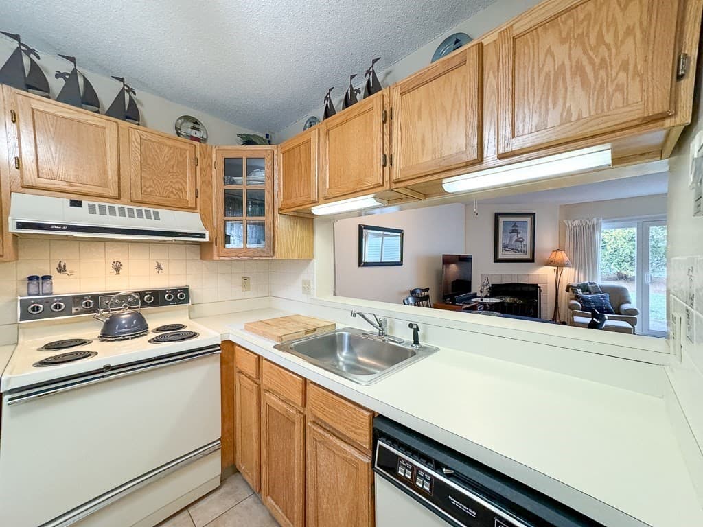 94 Howland Circle #94 photo 3