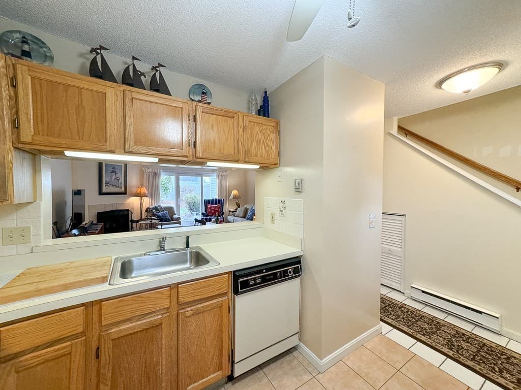 94 Howland Circle #94 photo 4