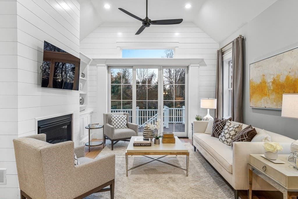 4 Pioneer Rd #4