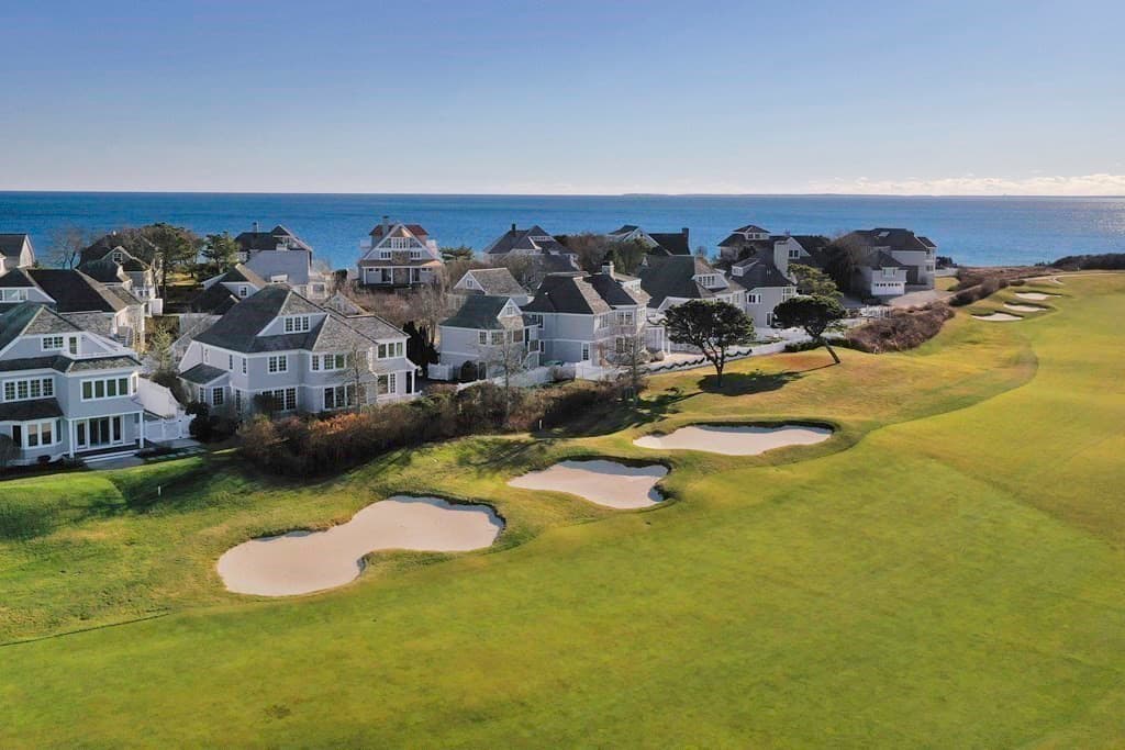 125 Shore Dr W