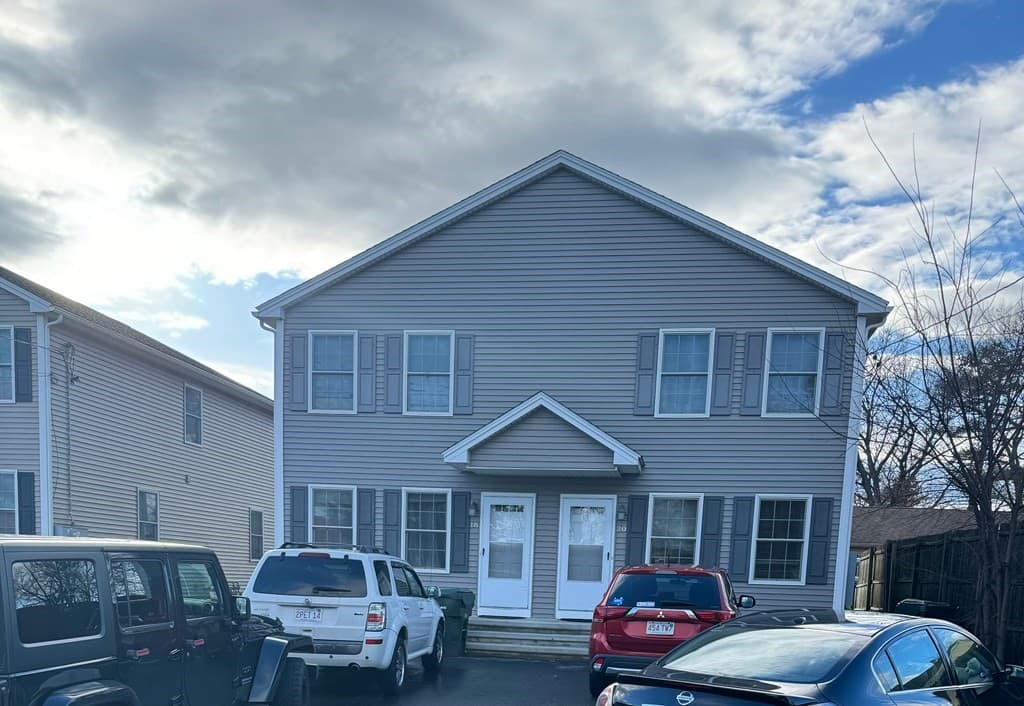 18-20 Pine Grove St