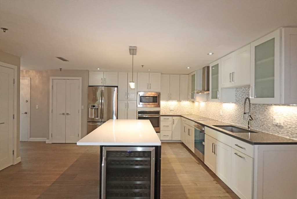 382 Ocean Ave #1501 photo 4