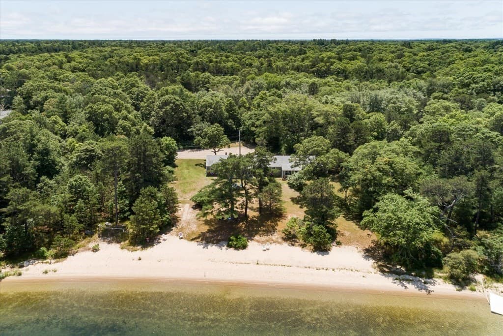475 Nathan Ellis Highway photo 2