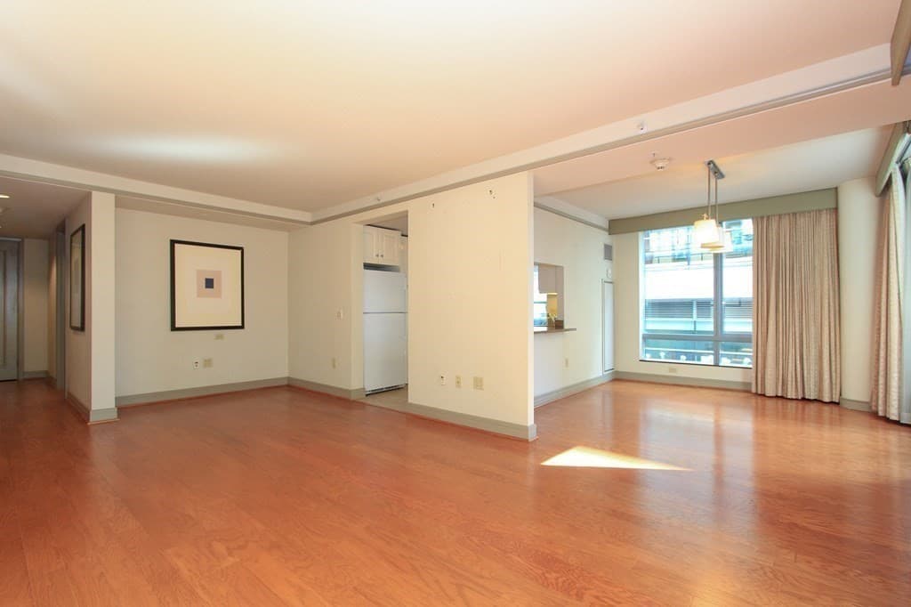 3 Avery St #404 photo 2
