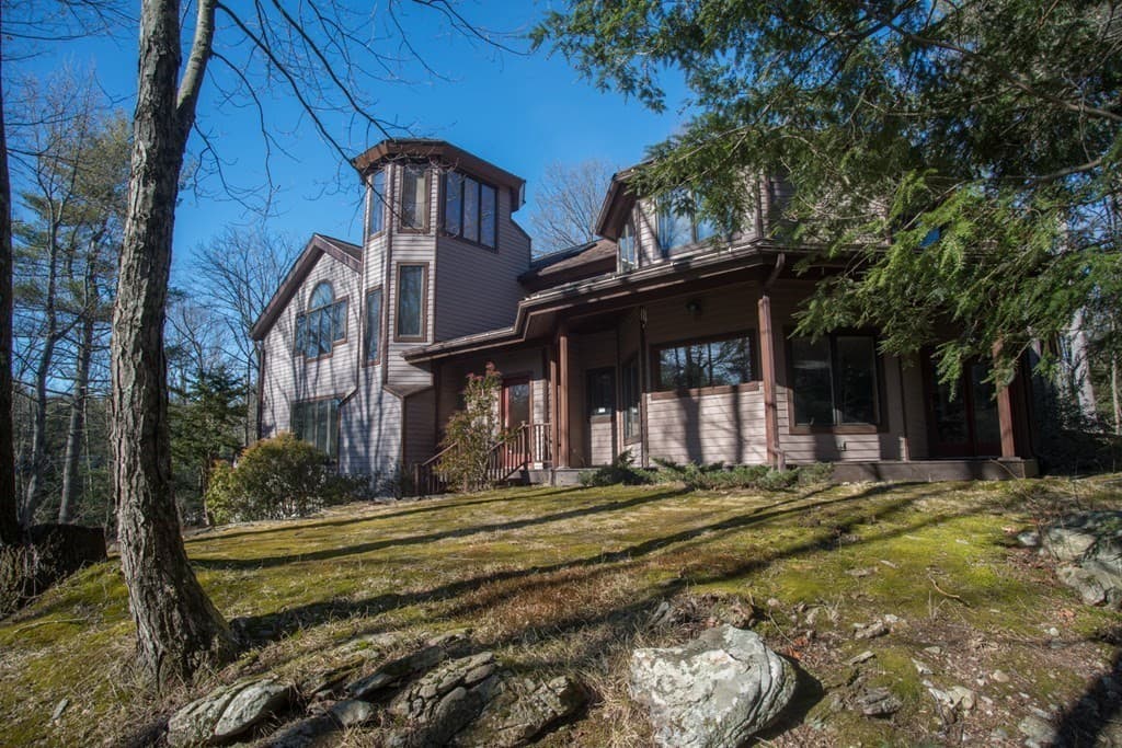 61 South Valley Road