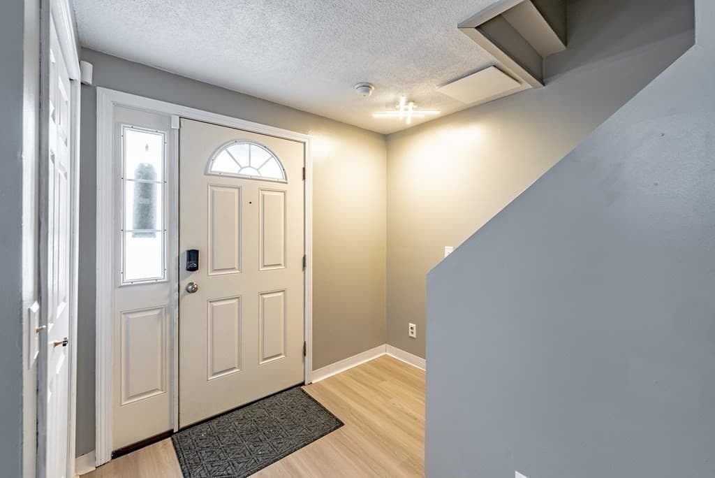 492 Maple St #492 photo 2