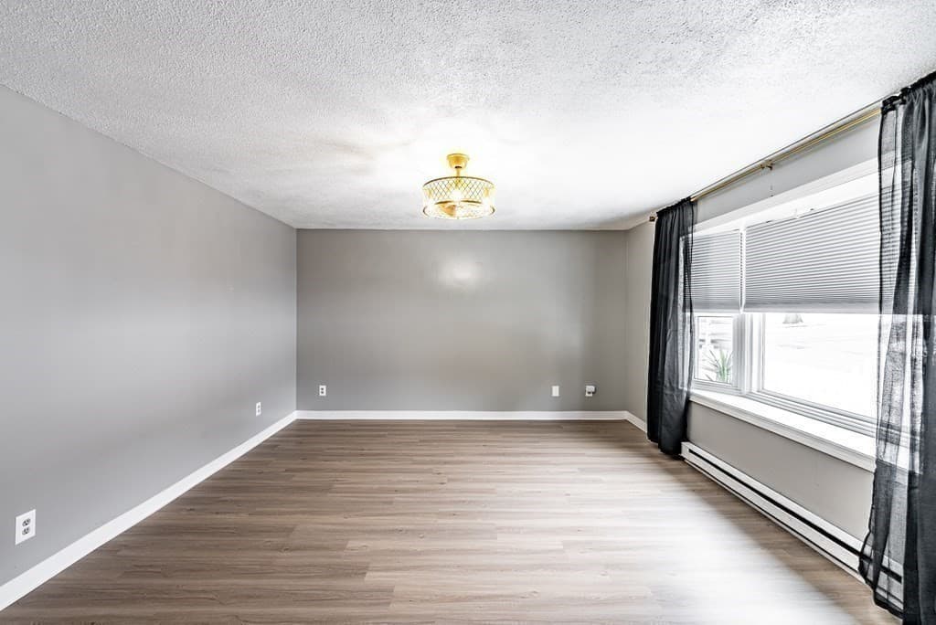 492 Maple St #492 photo 3