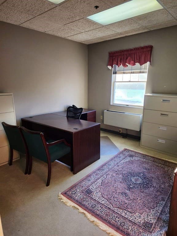 555 Pleasant St #203 photo 3