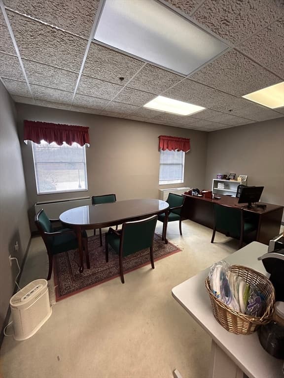 555 Pleasant St #203 photo 4