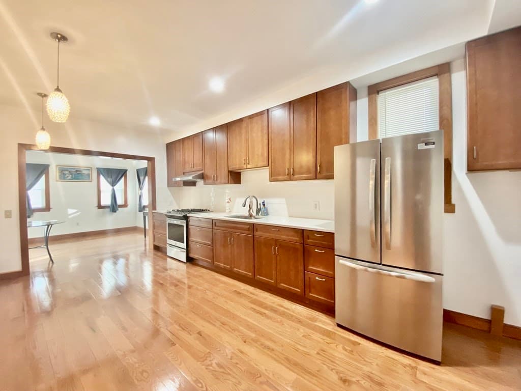 445 Meridian Street #2 photo 2