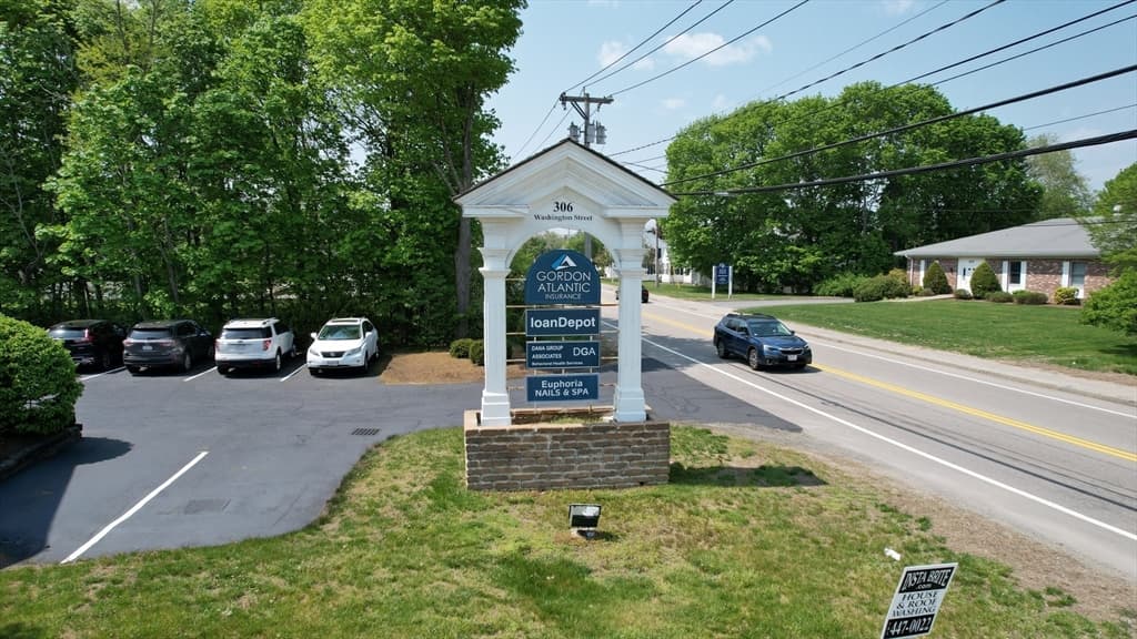 306 Washington St photo 3