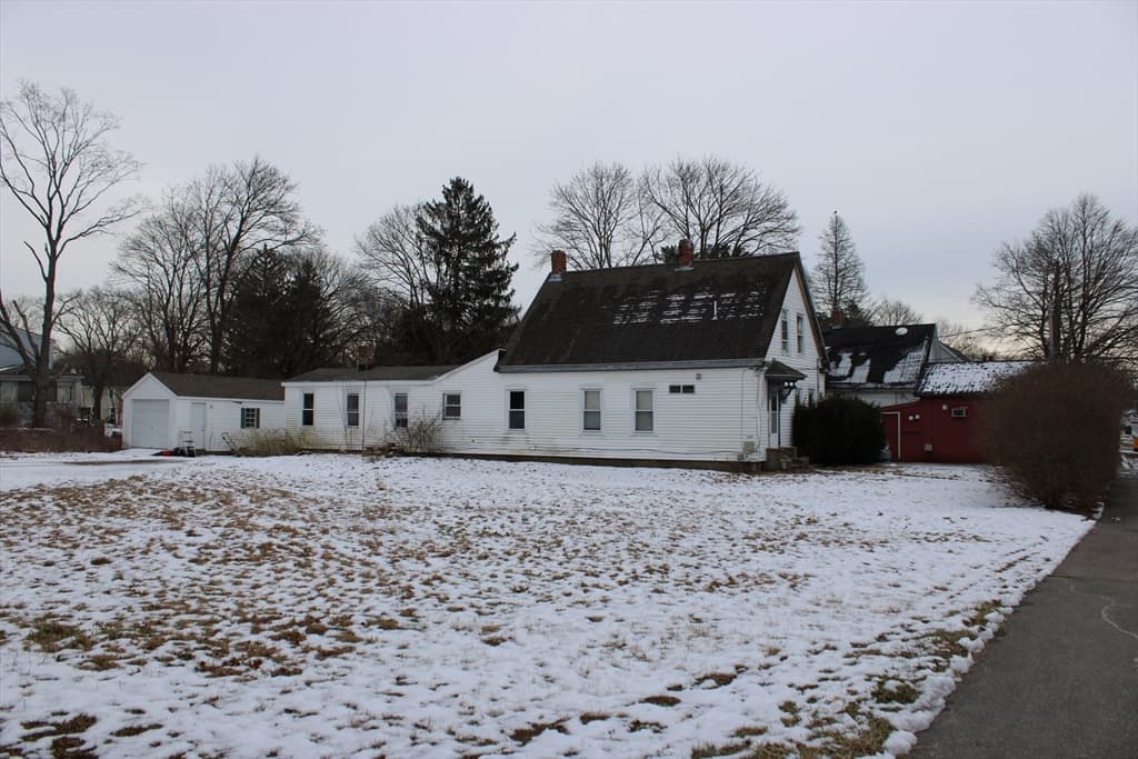 1353 Washington Street photo 4
