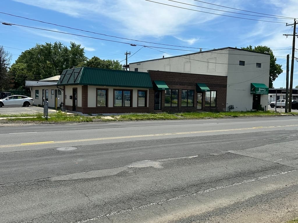 759 Memorial Avenue photo 3