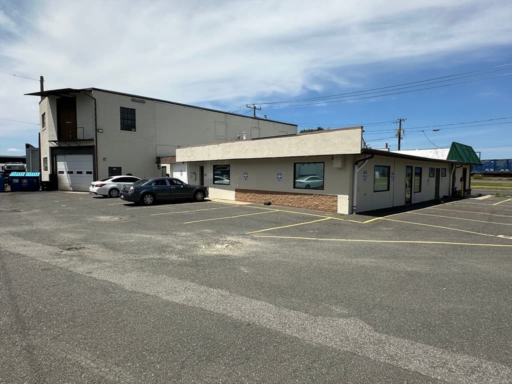 759 Memorial Avenue photo 5