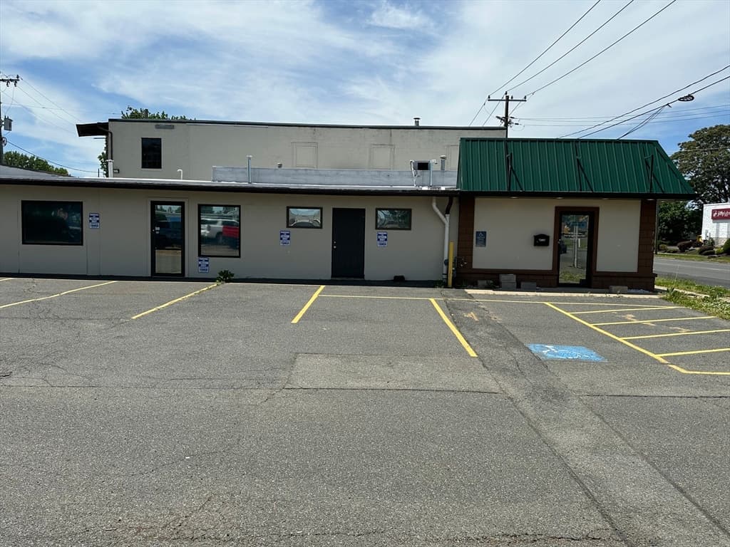 759 Memorial Avenue photo 4