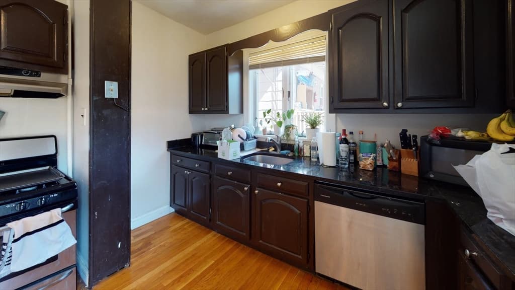 27 Falcon St #2 photo 2