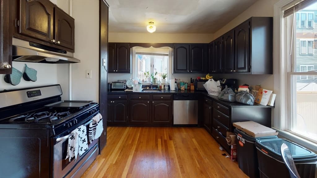 27 Falcon St #2
