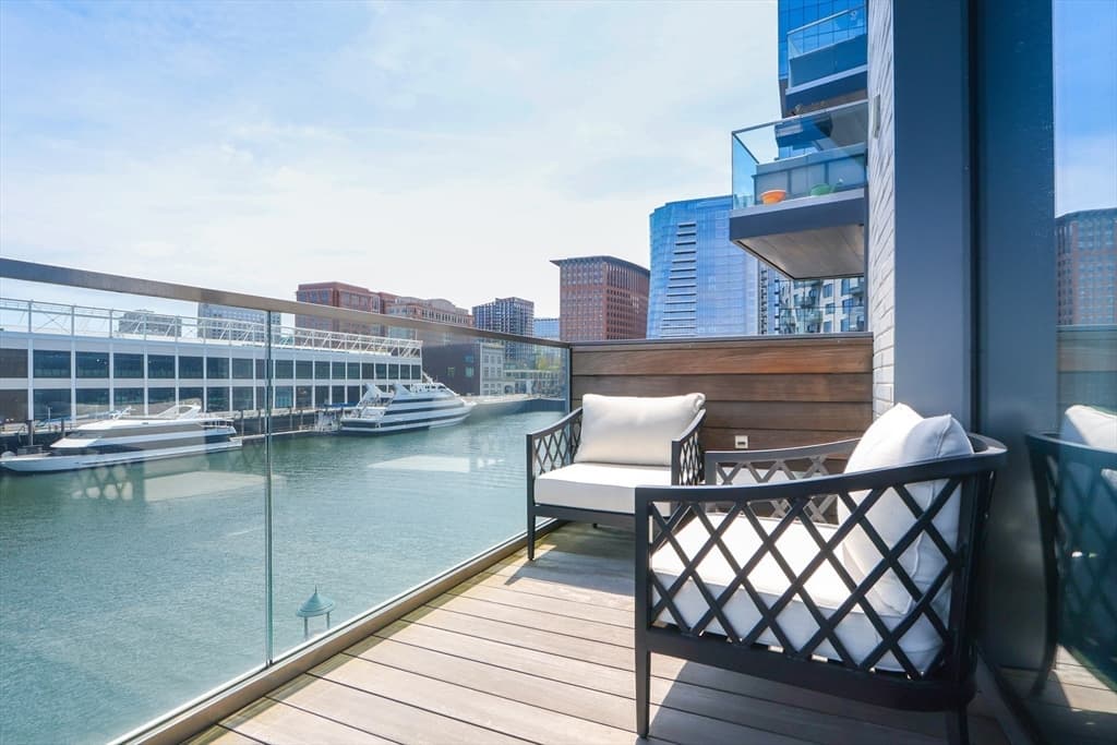 300 Pier 4 Blvd #3I