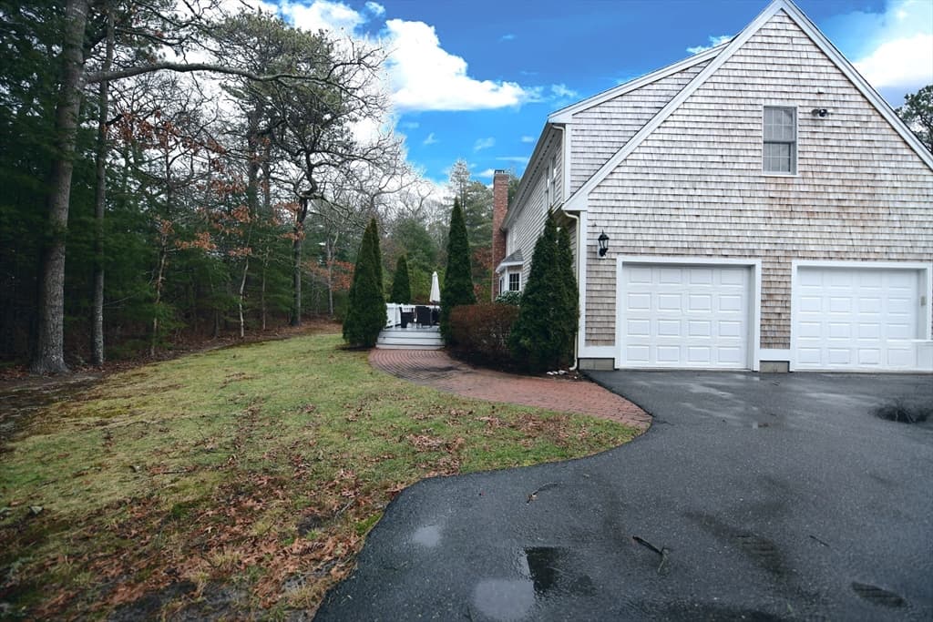8 Tiffany Rd photo 2