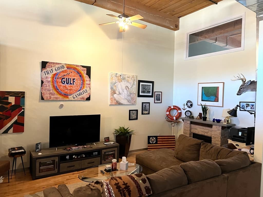 1117 Douglas #303 photo 5