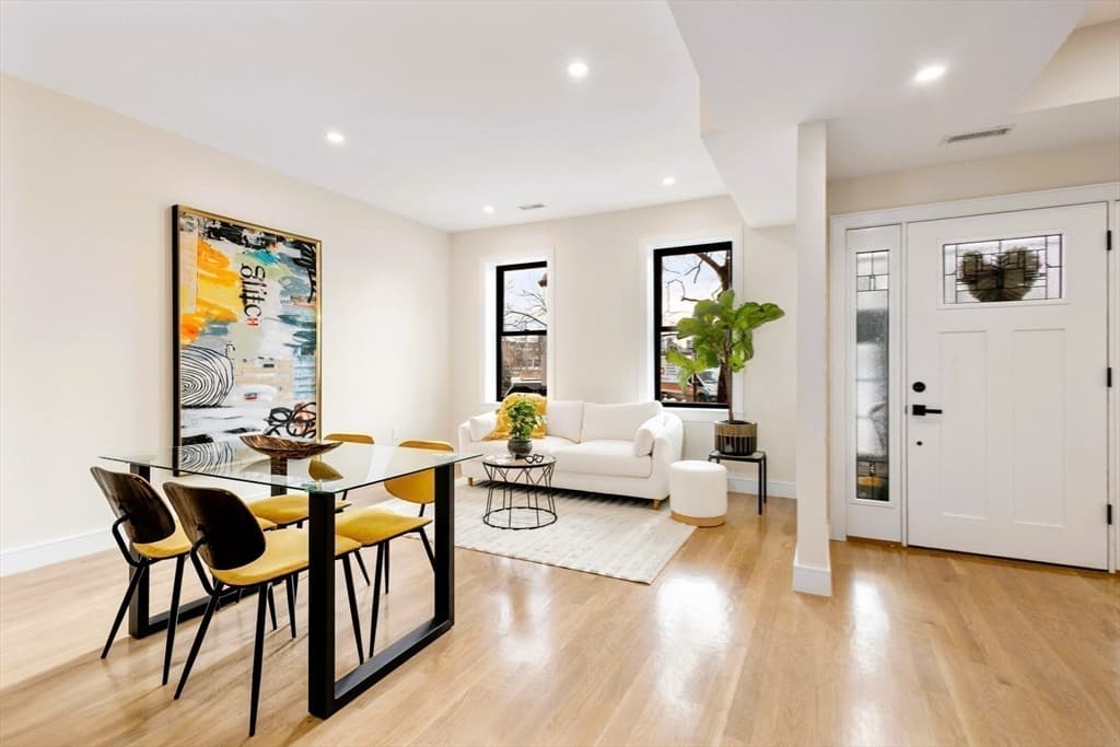 39 Essex St photo 4