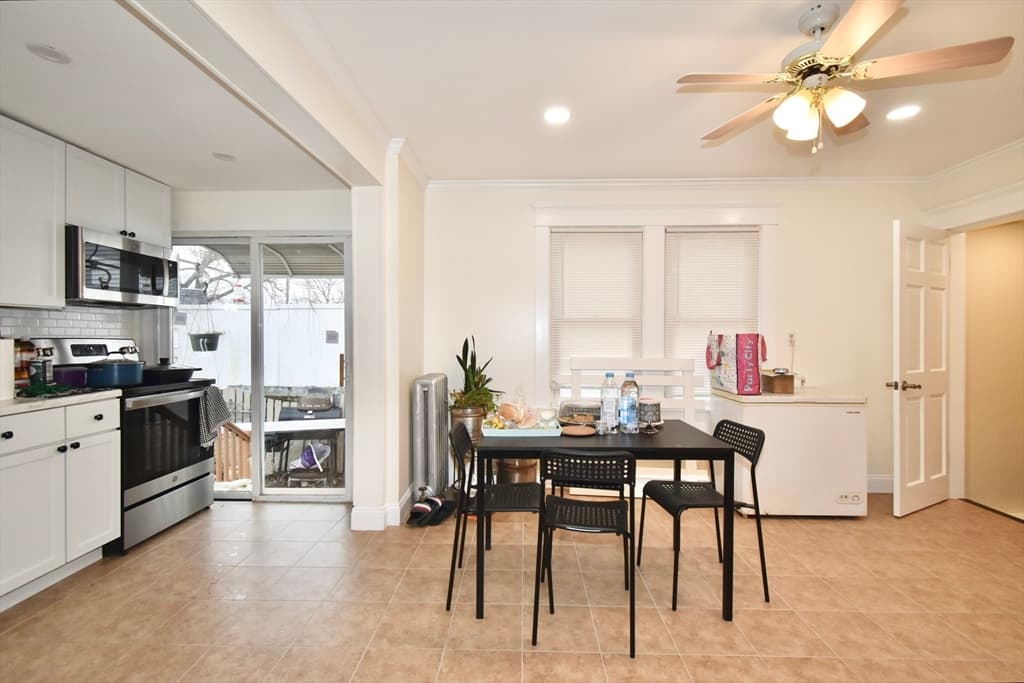 37 Cherrelyn St photo 4