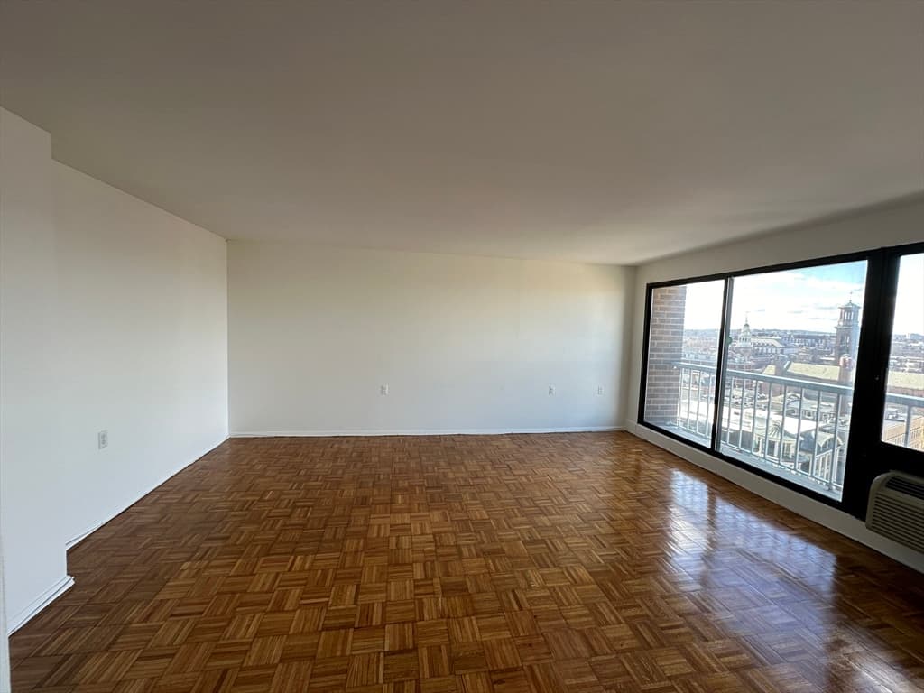1105 Massachusetts Ave #10C photo 5
