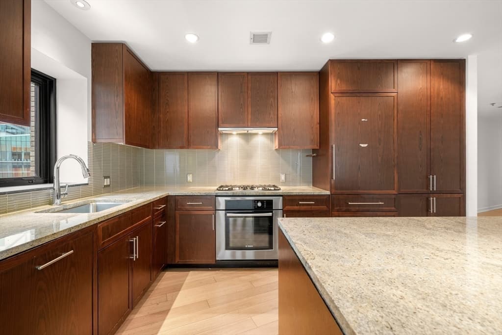 580 Washington St #702 photo 4