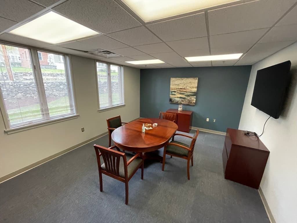 100 Conifer Hill Dr photo 2