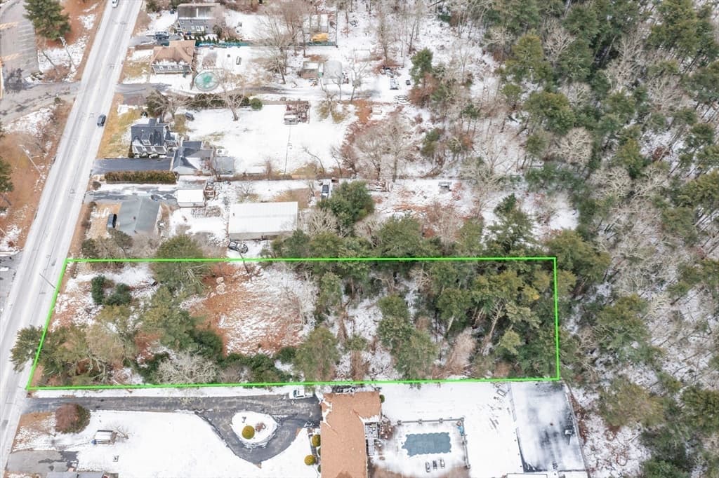 4597 Acushnet Ave photo 3