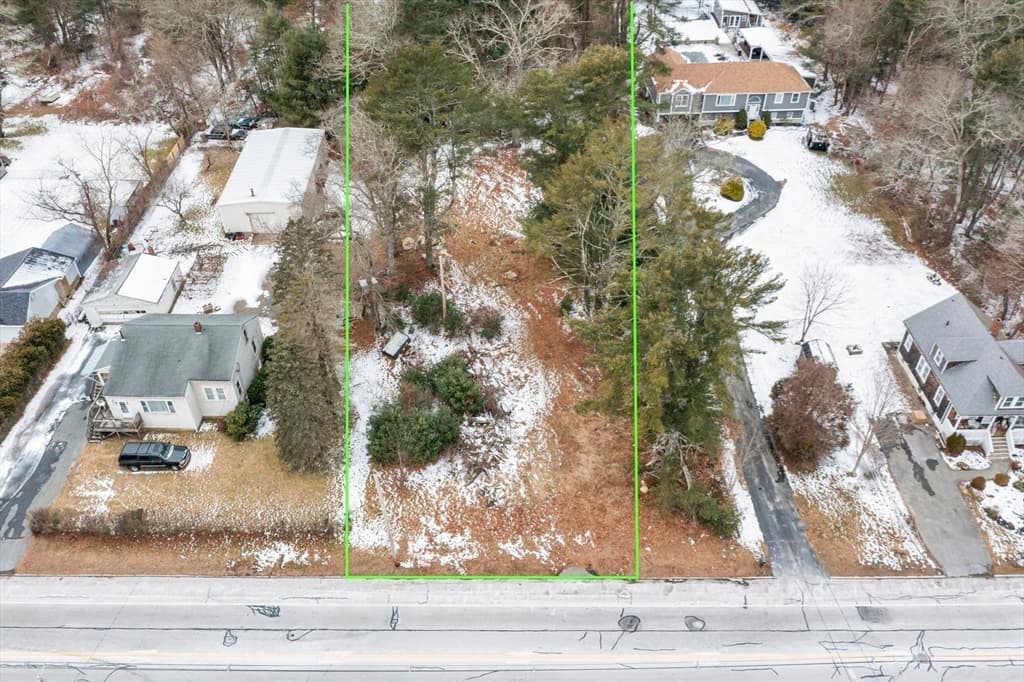 4597 Acushnet Ave photo 4