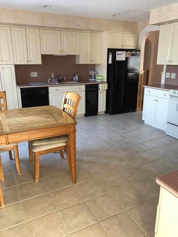40 Weatherbee Dr photo 3
