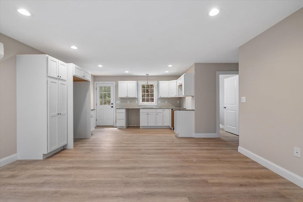 60 Hill Rd #A photo 3