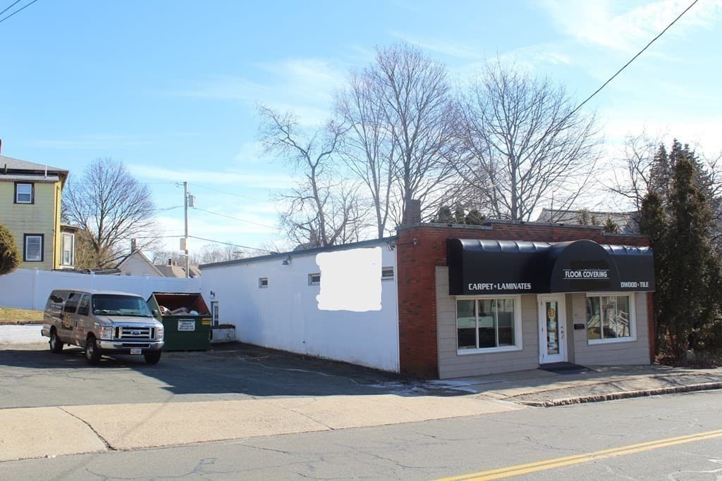 40 S Main St photo 3