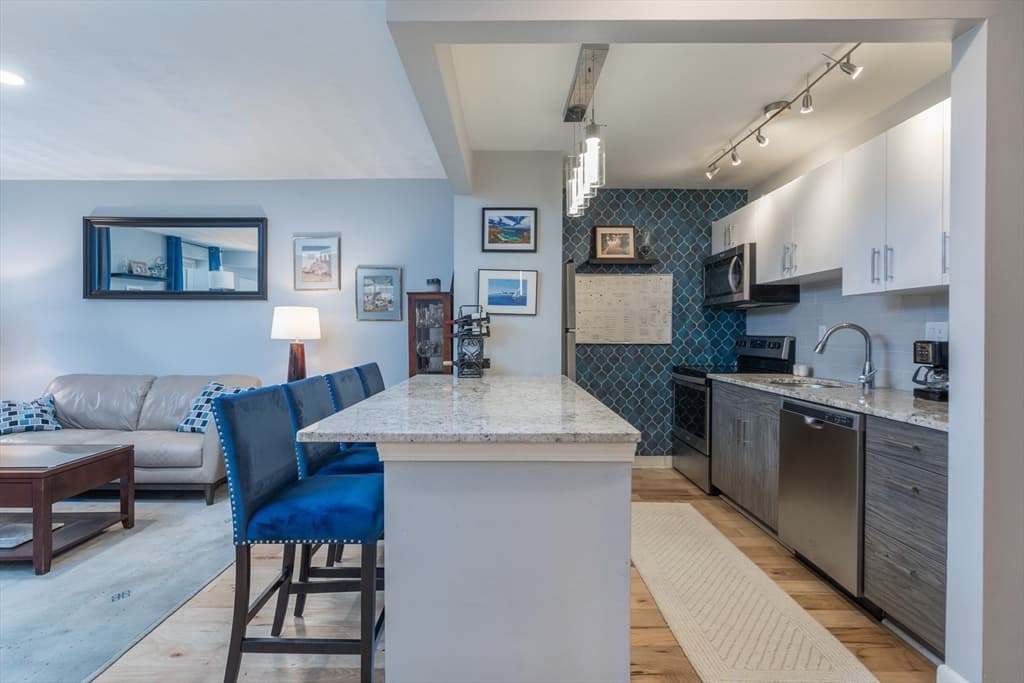 6 Yarmouth St #1A photo 3