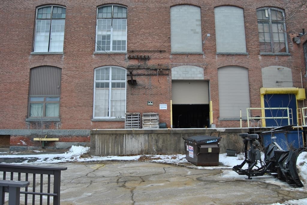 6 East Main Street photo 5
