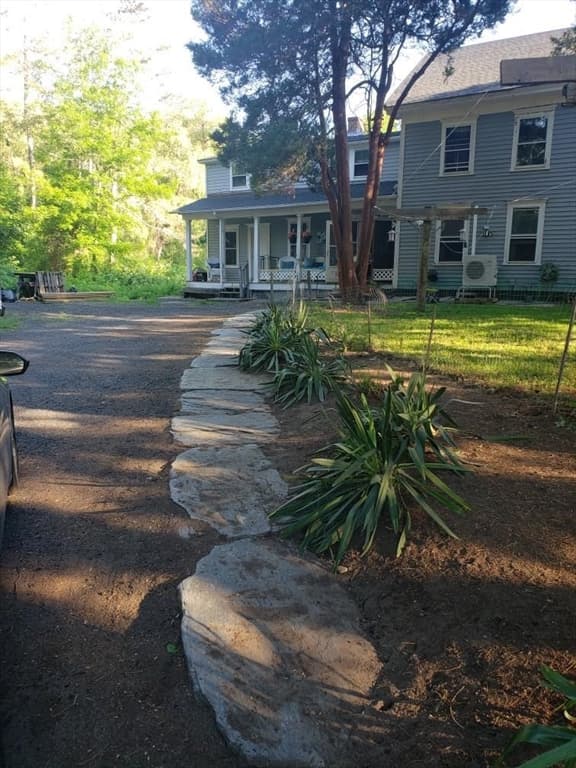 52 Middlefield Rd photo 2