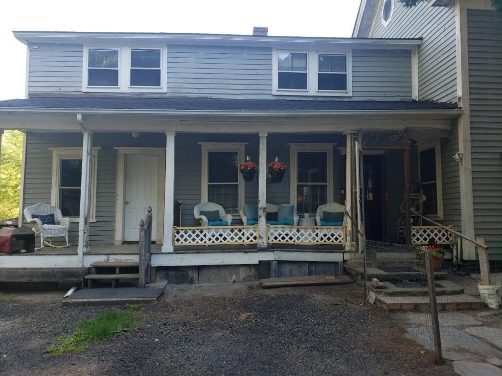 52 Middlefield Rd photo 3