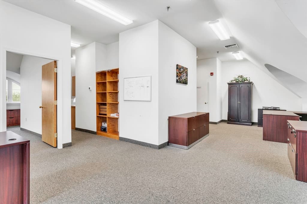 17 College St photo 2